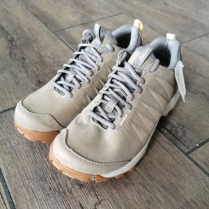 NWT Oboz Gravel Sypes Low Leather Waterproof Womens Hiking Shoes 76102-GRAVEL